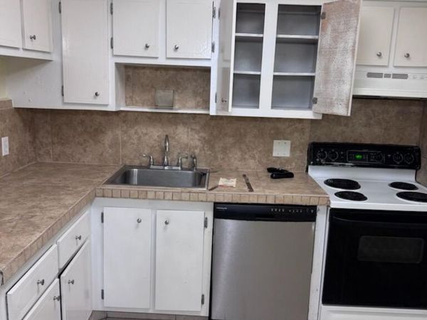 1010 COUNTRY CLUB Drive, Unit 108, Margate, FL 33063