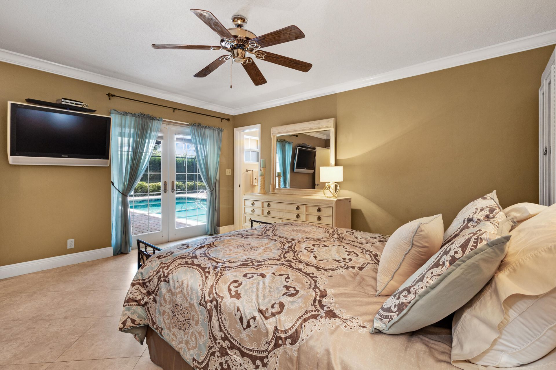 2700 NE 23rd Street, Pompano Beach, FL 33062 Photo