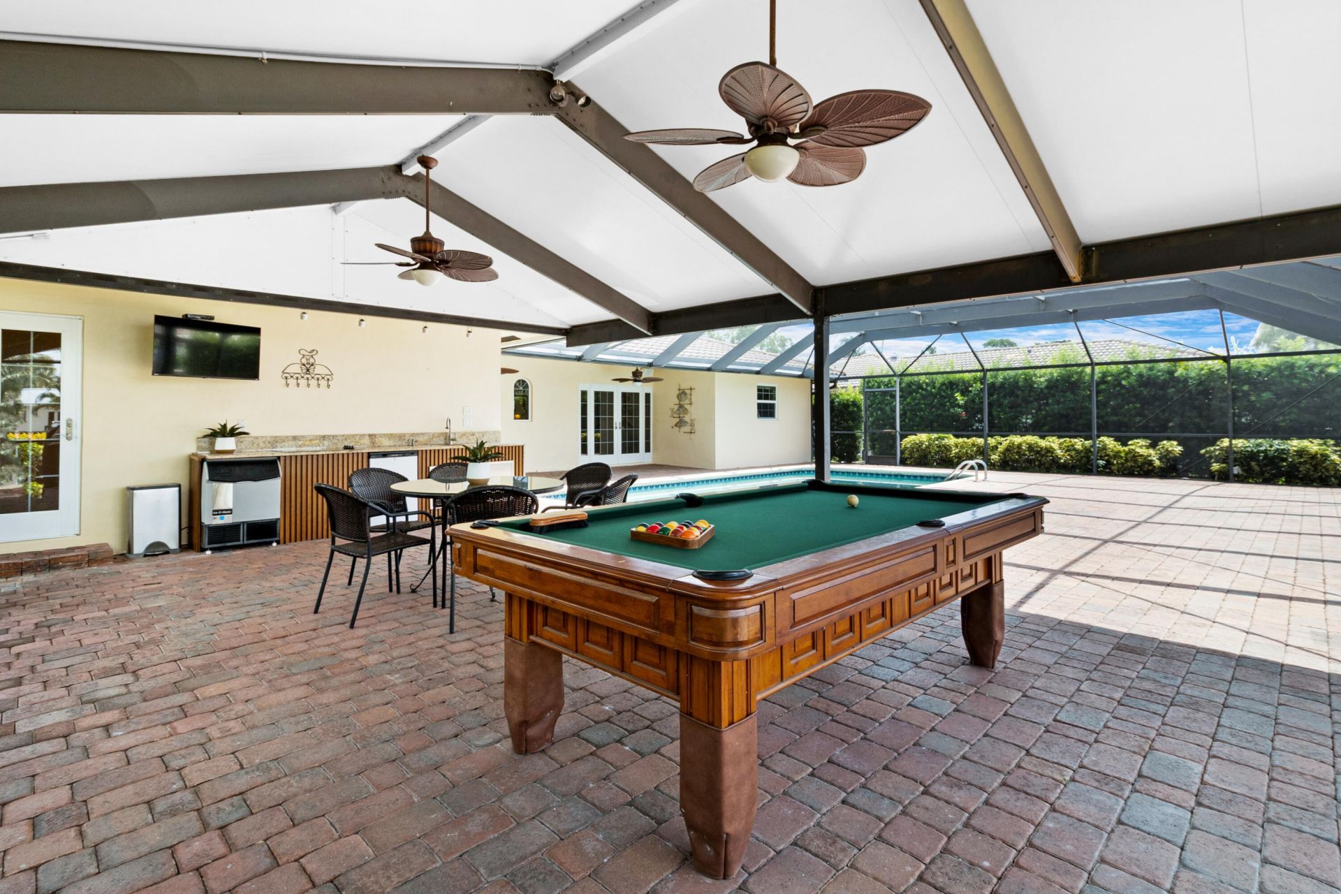 2700 NE 23rd Street, Pompano Beach, FL 33062 Photo