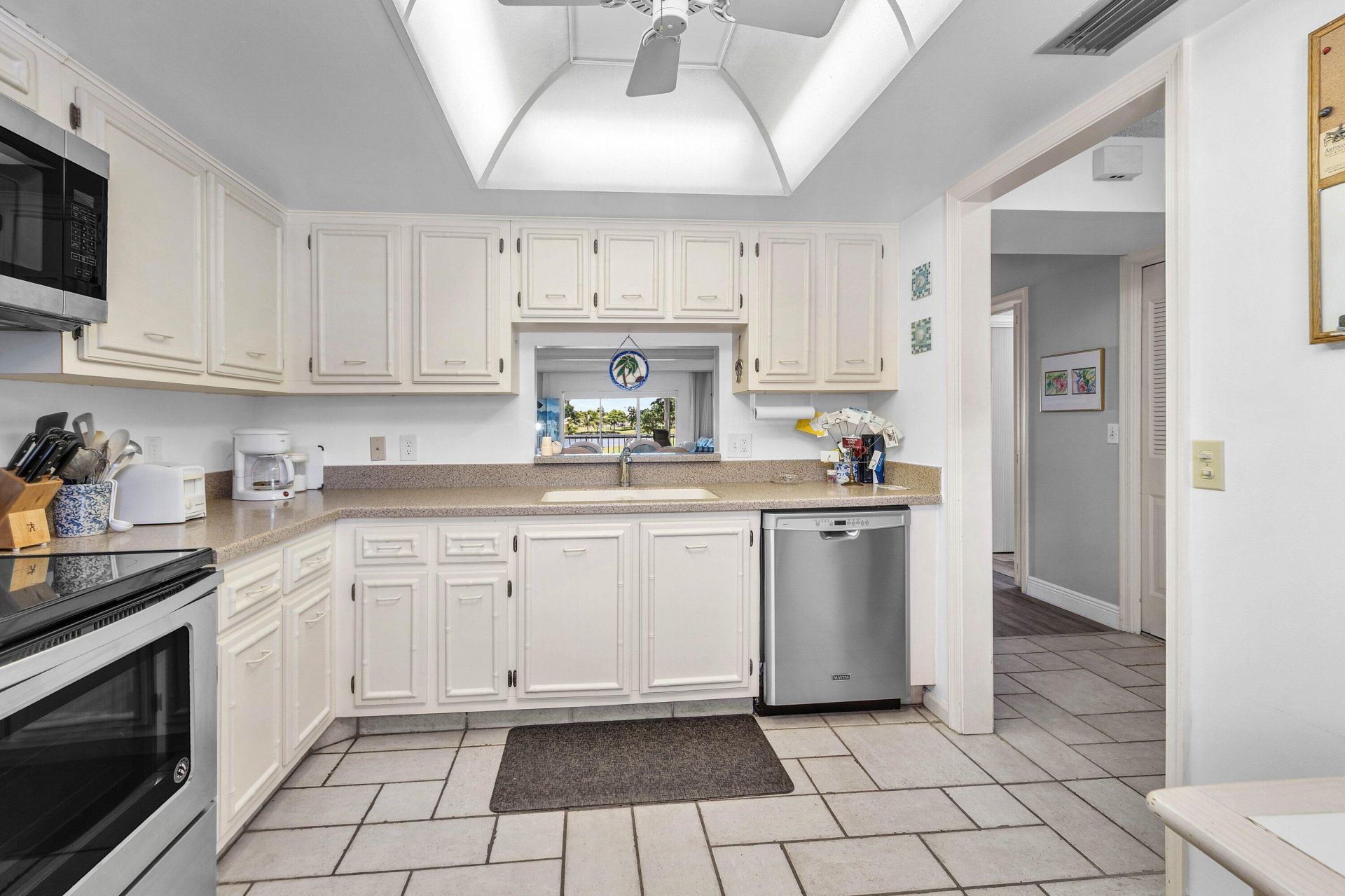 250 John F Kennedy Drive, Unit 204, Atlantis, FL 33462 Photo