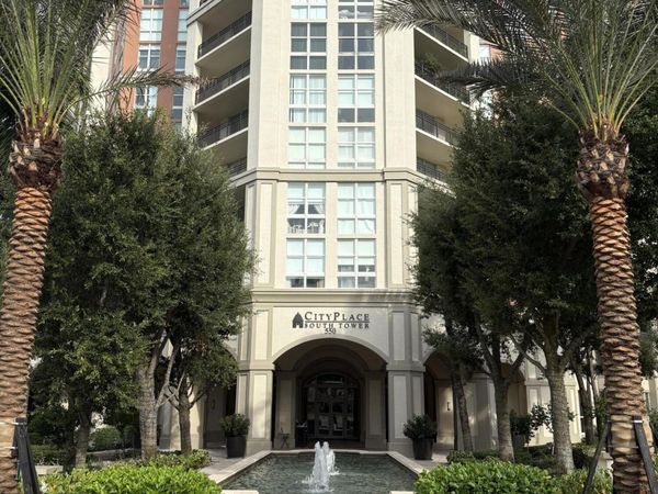 550 OKEECHOBEE Boulevard, Unit 825, West Palm Beach, FL 33401