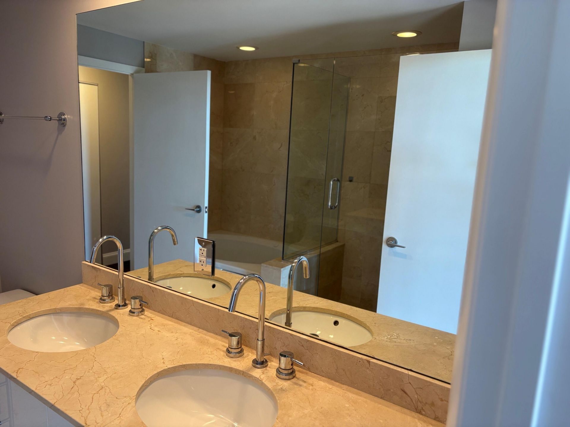550 Okeechobee Boulevard, Unit 825, West Palm Beach, FL 33401 Photo