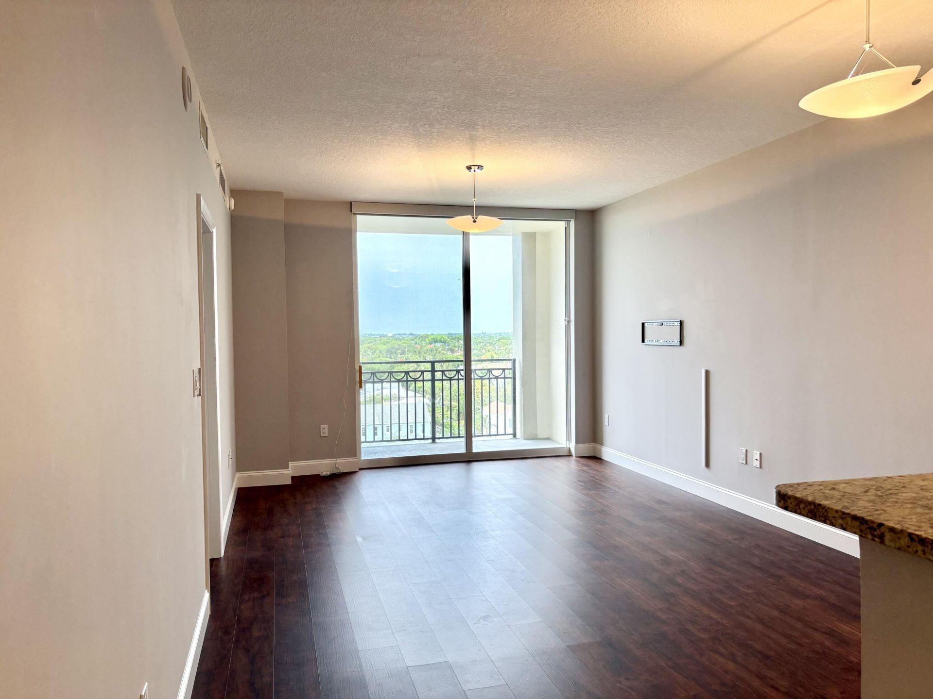 550 Okeechobee Boulevard, Unit 825, West Palm Beach, FL 33401 Photo