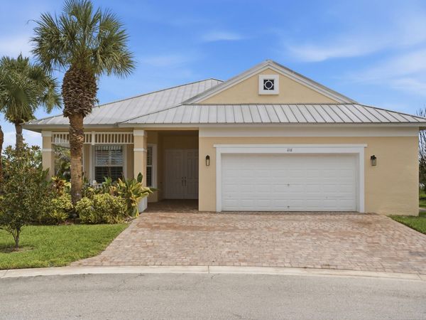116 NW Summerville Court, Port Saint Lucie, FL 34986