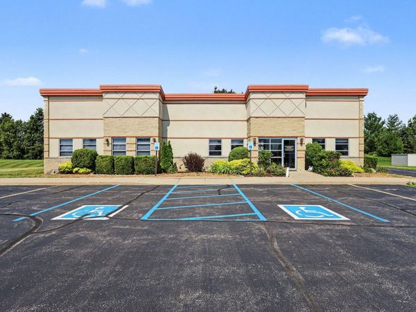 2801 Leonard Drive , Valparaiso, IN 46383