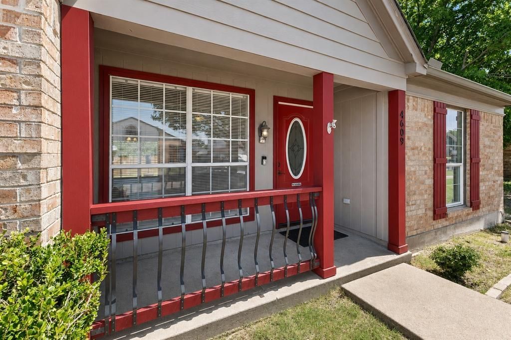4609 Feathercrest Drive, Fort Worth, TX 76137 Main Photo