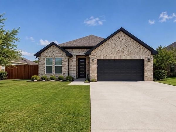 900 Marcellus Court , Arlington, TX 76011