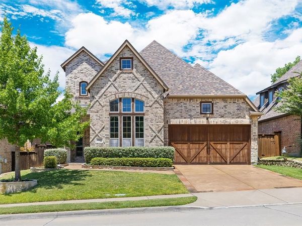 2029 N Hill Drive, Irving, TX 75038
