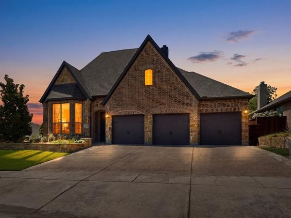 110 Highwood Avenue , Oak Point, TX 75068