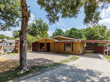 2802 Gooch Street, Dallas, TX 75241