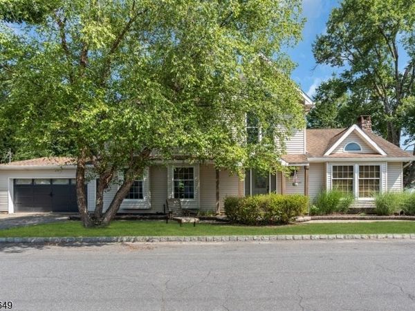 4 Davenport Rd, Rockaway, NJ 07435