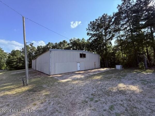 1111 Dummy Line Road, Brookhaven, MS 39601