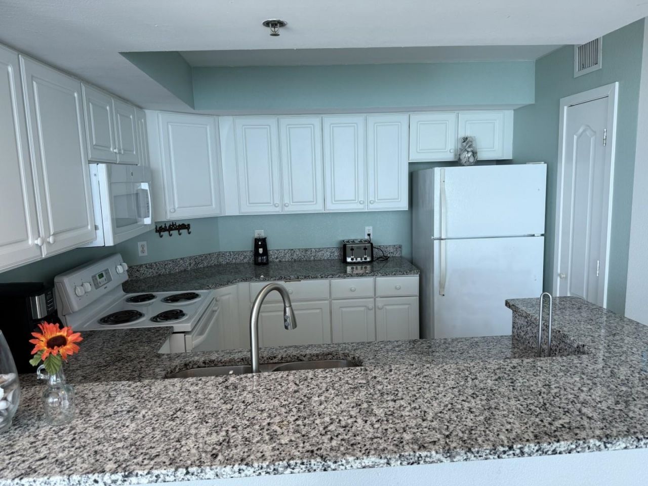 2504 N Ocean Blvd. Photo 16