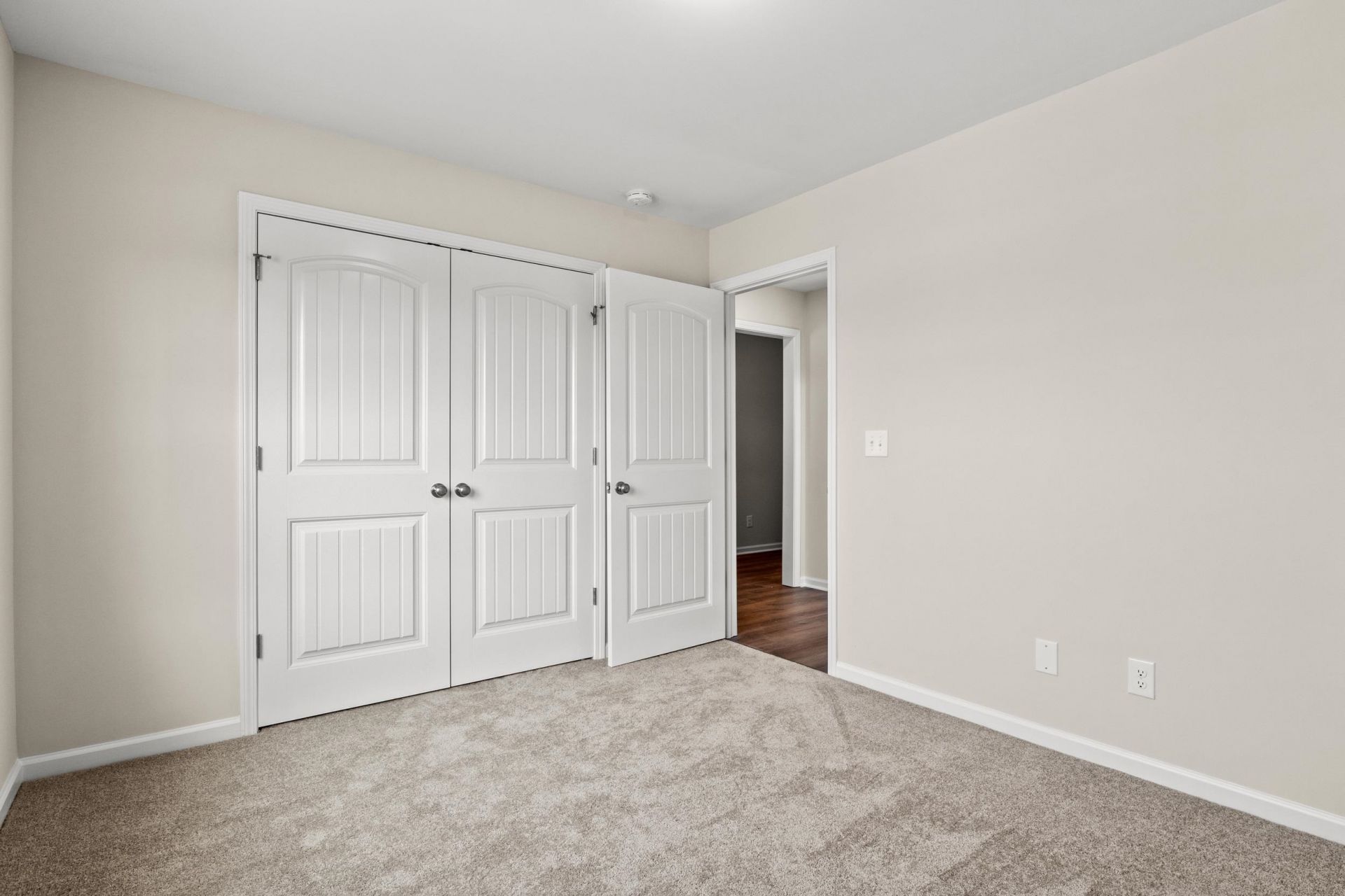 189 Moury Dr Photo 15