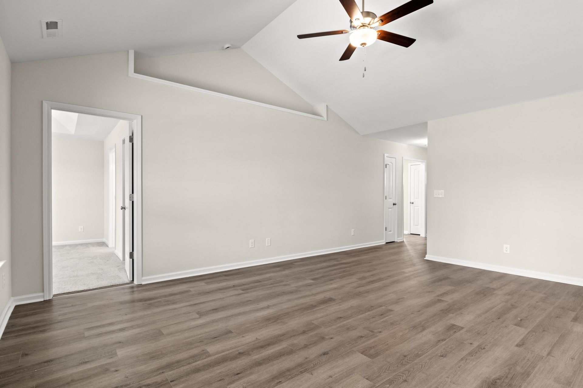 189 Moury Dr Photo 4