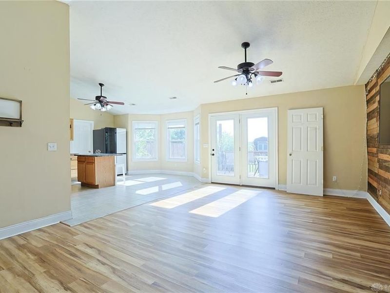 586 Skodborg Drive, Eaton, OH 45320 Photo 4