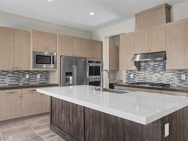 9868 Gemstone Sunset Avenue, Las Vegas, NV 89148