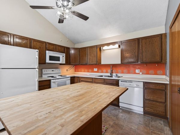 3276 Greenbrier Street, Unit 3276C, Vadnais Heights, MN 55127