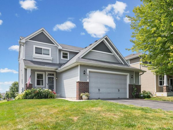 1624 Hackberry Court , Carver, MN 55315