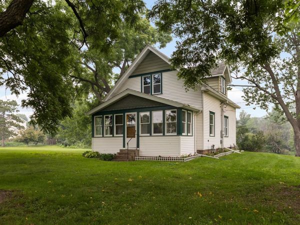 1240 McKnight Road N, Maplewood, MN 55119