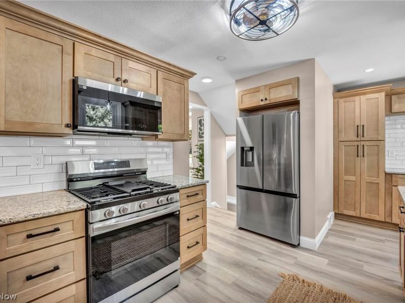 2368 Eardley Road, University Heights, OH 44118 Photo 12