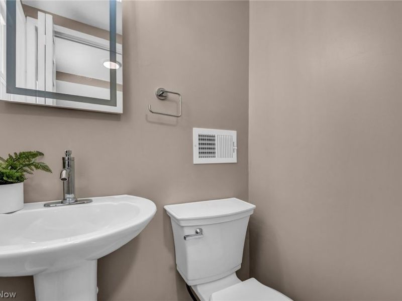 2368 Eardley Road, University Heights, OH 44118 Photo 17