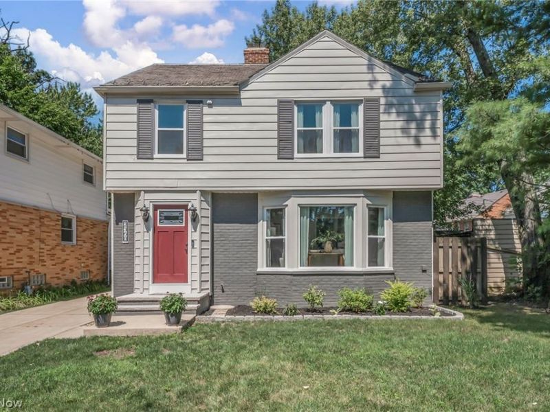 2368 Eardley Road, University Heights, OH 44118 Photo 3