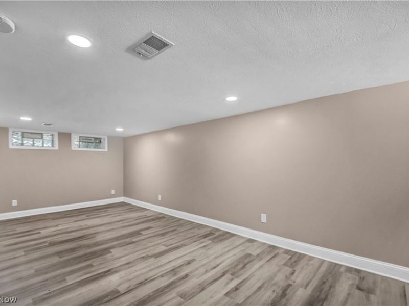 2368 Eardley Road, University Heights, OH 44118 Photo 36