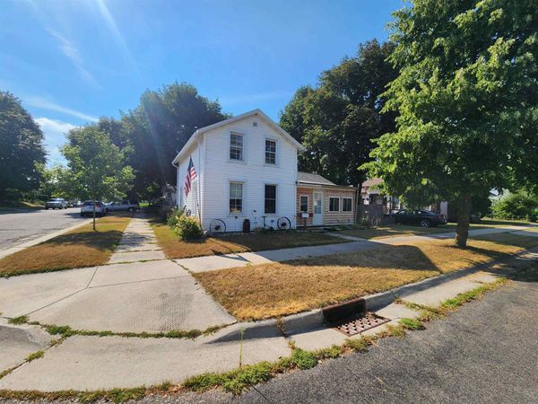 902 Cass Street, Portage, WI 53901