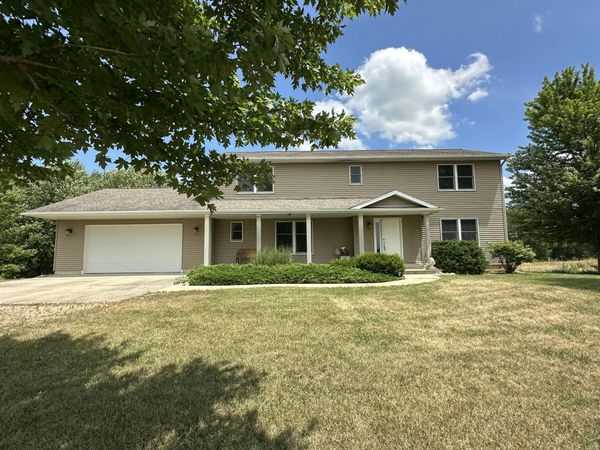 67025 46th Avenue, Hartford, MI 49057