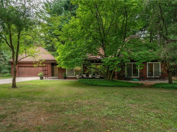 5 Lennys Lane, Orchard Park, NY 14127