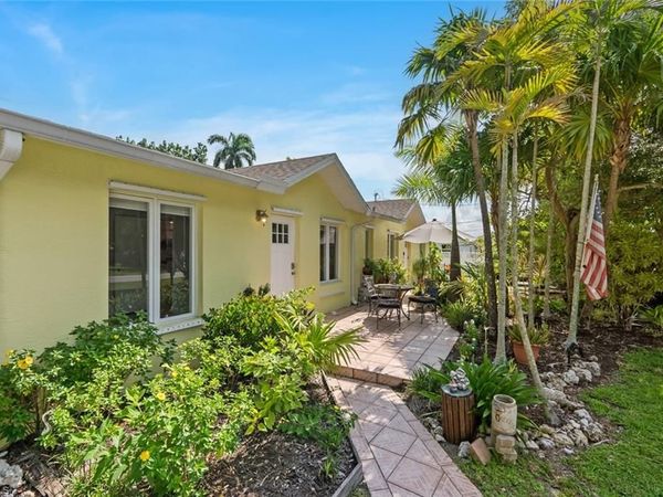 2437 Sunset AVE , NAPLES, FL 34112
