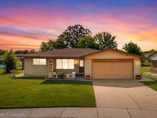 36221 Pickwick Court, Sterling Heights, Mi 48310