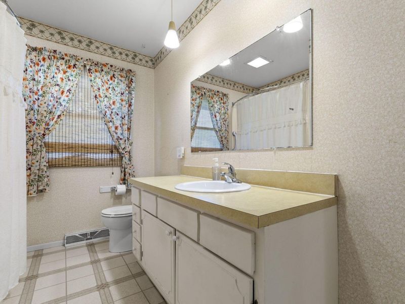 1055 Thomas Drive , Ashland, OH 44805 Photo 18