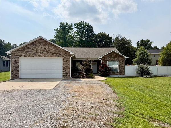 215 Crooked Pine Lane , Poplar Bluff, MO 63901