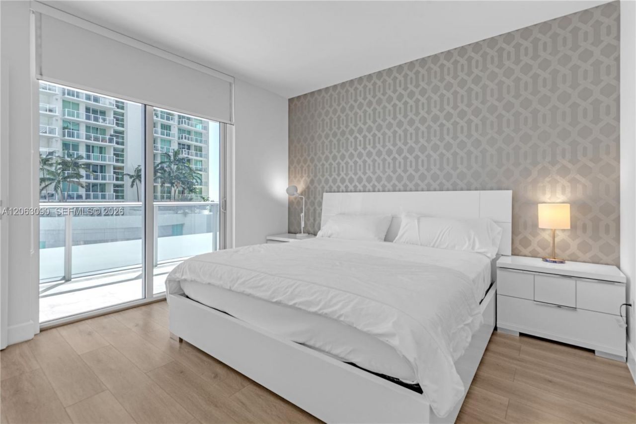 1300 Brickell Bay Dr , Unit 903, Miami, FL 33131 Photo