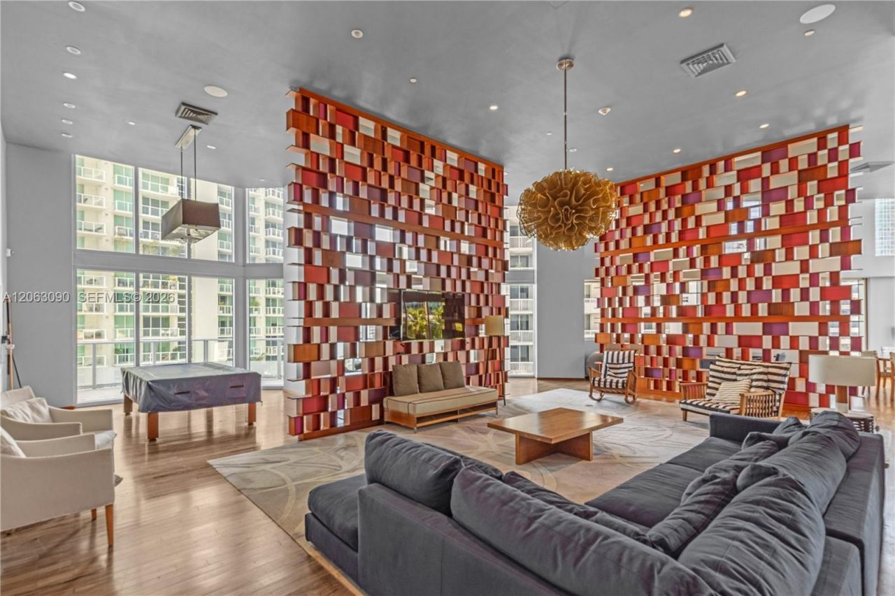 1300 Brickell Bay Dr , Unit 903, Miami, FL 33131 Photo