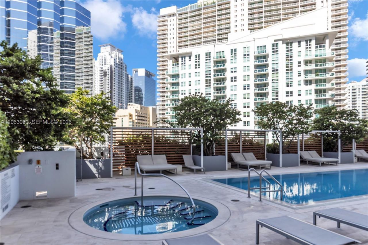 1300 Brickell Bay Dr , Unit 903, Miami, FL 33131 Photo