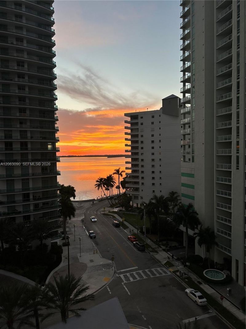 1300 Brickell Bay Dr , Unit 903, Miami, FL 33131 Photo