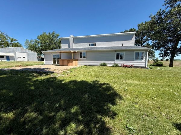 2093 Spicer Avenue , Wilton, IA 52778