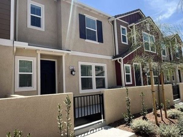 4273 E Carmel Privado, Ontario, CA 91761