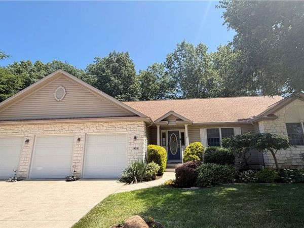 435 Thomas Alva Drive , Vermilion, OH 44089