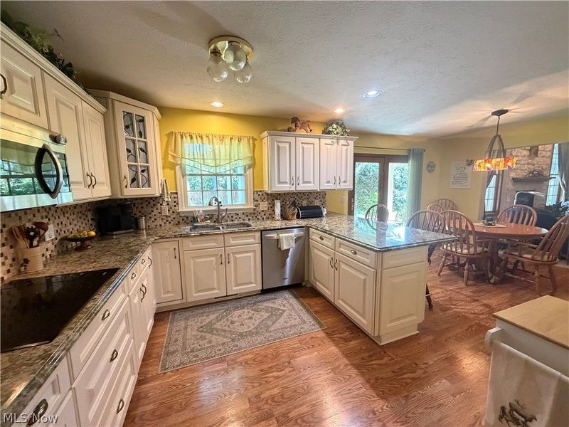435 Thomas Alva Drive , Vermilion, OH 44089 Photo 9