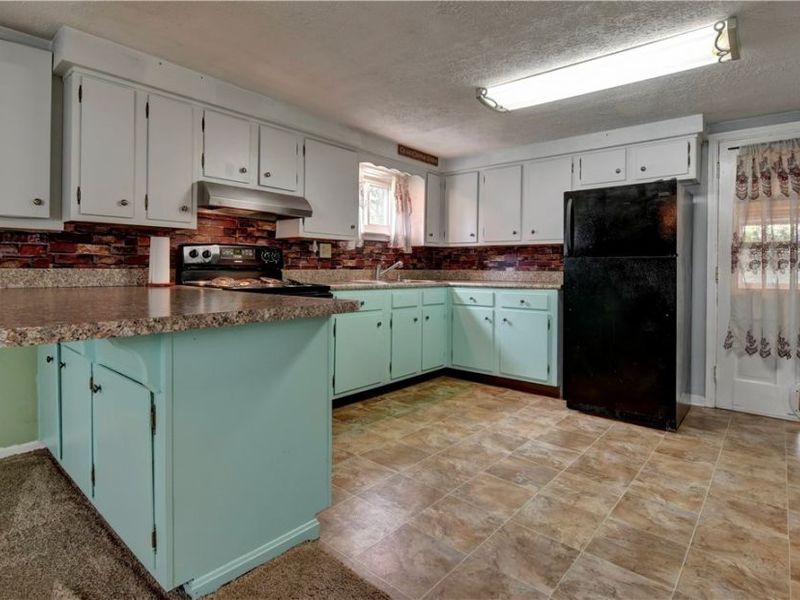 541 Grand Street NW, Bolivar, OH 44612 Photo 3