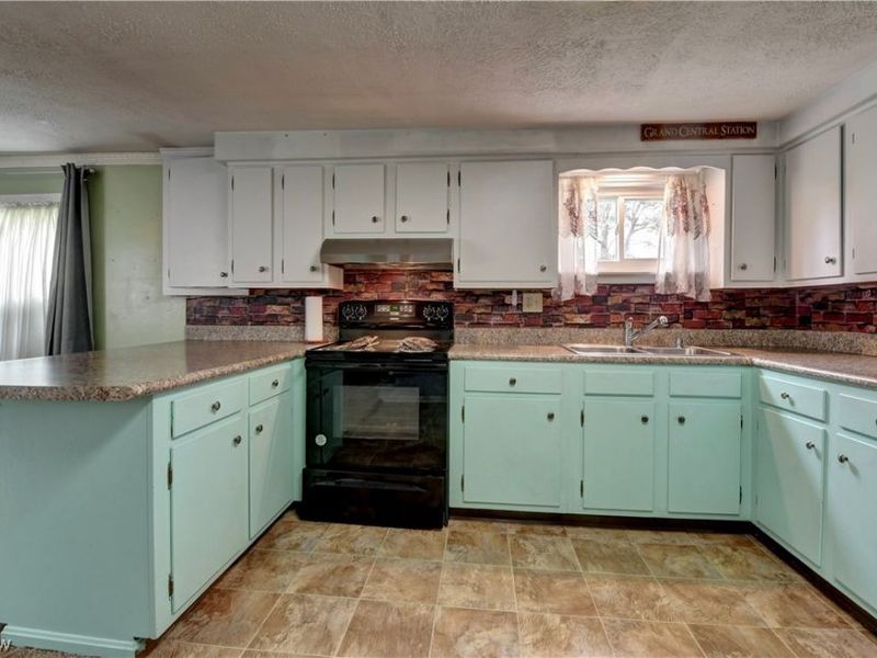 541 Grand Street NW, Bolivar, OH 44612 Photo 4