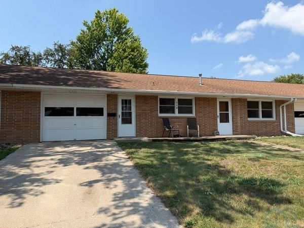 908 8th Avenue, Sheldon, IA 51201