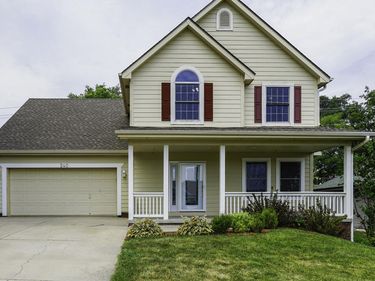 240 CANTERBURY Circle, COUNCIL BLUFFS, IA 51503