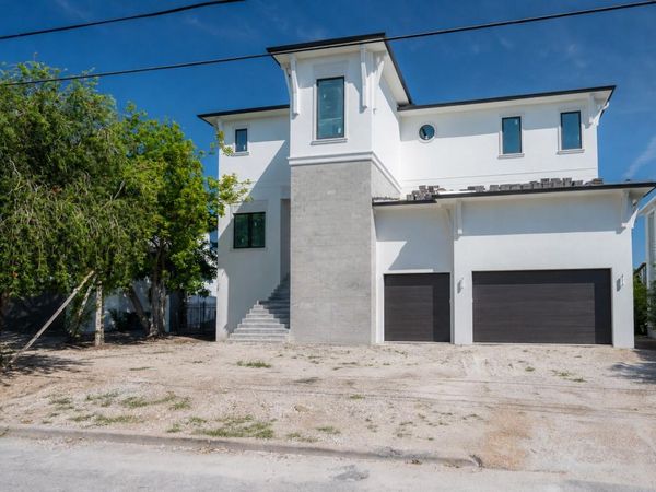 654 GENEVA PLACE , TAMPA, FL 33606