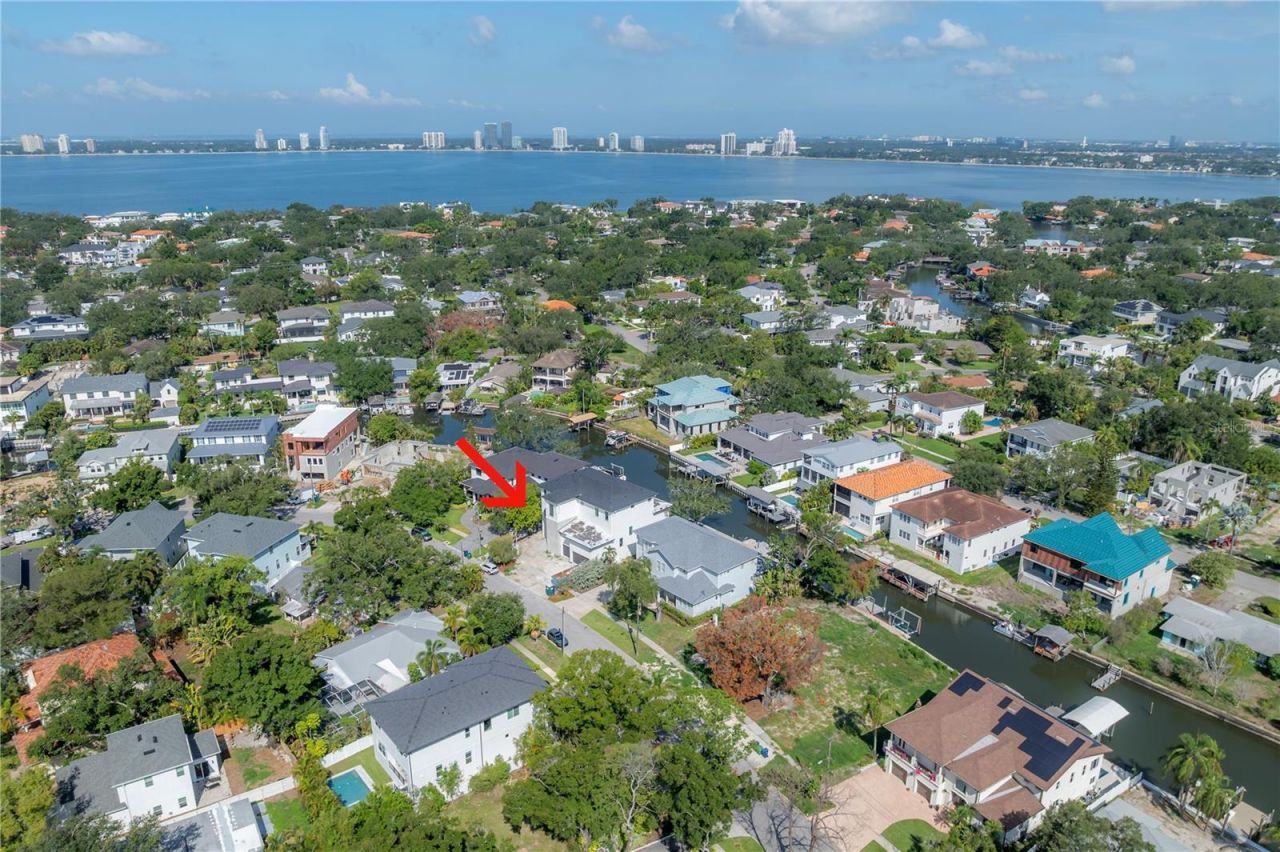 654 Geneva Place, Tampa, FL 33606 Photo