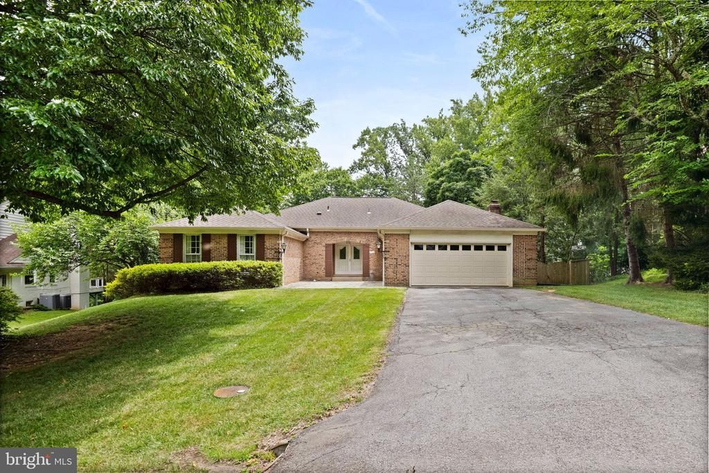 712 Ridge Drive, McLean, VA 22101 Main Photo